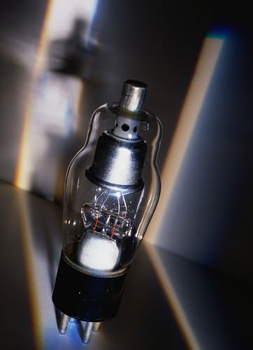 vacume tube, getty images AA016374 (RF)